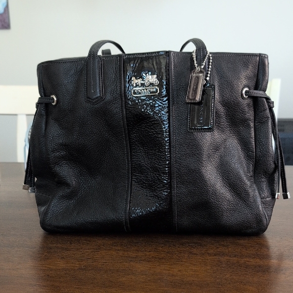 Coach Chelsea Black Leather Tote - Picture 1 of 16